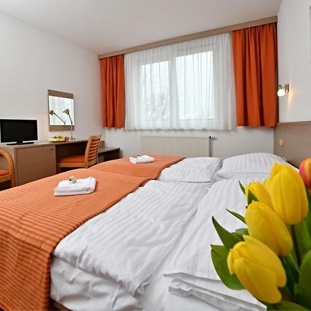 Lh Parkhotel Hluboka Nad Vltavou Congress & Wellness Екстер'єр фото