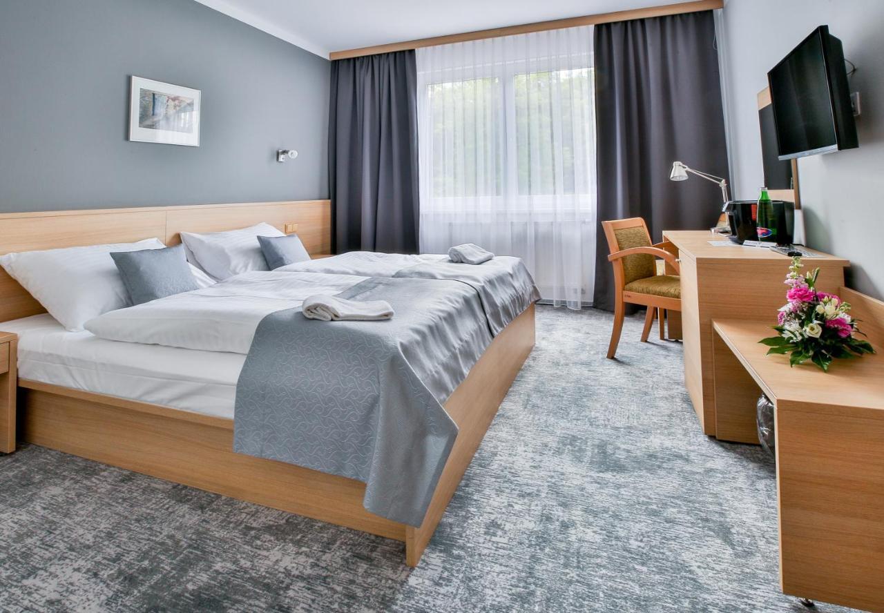 Lh Parkhotel Hluboka Nad Vltavou Congress & Wellness Екстер'єр фото