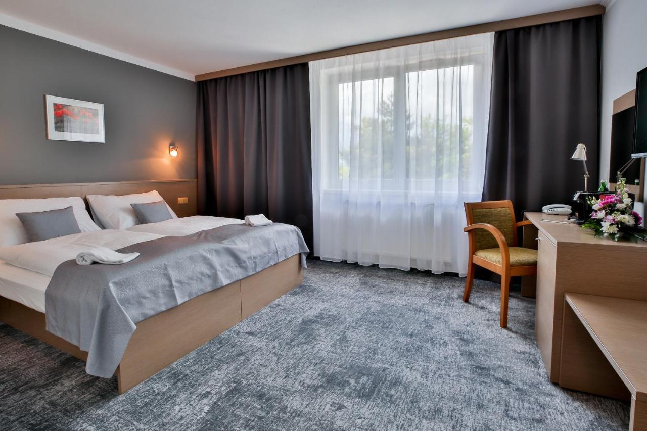 Lh Parkhotel Hluboka Nad Vltavou Congress & Wellness Екстер'єр фото
