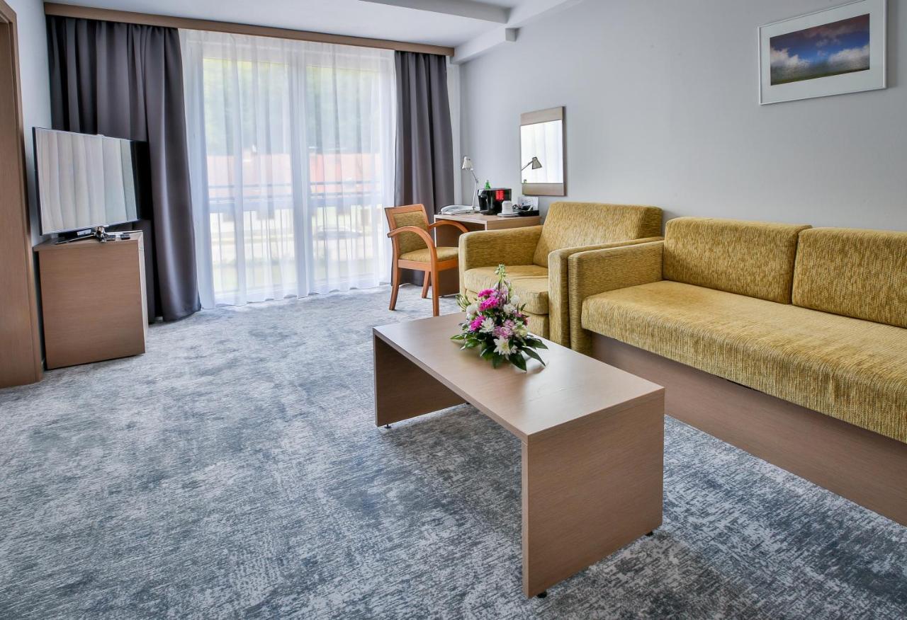 Lh Parkhotel Hluboka Nad Vltavou Congress & Wellness Екстер'єр фото