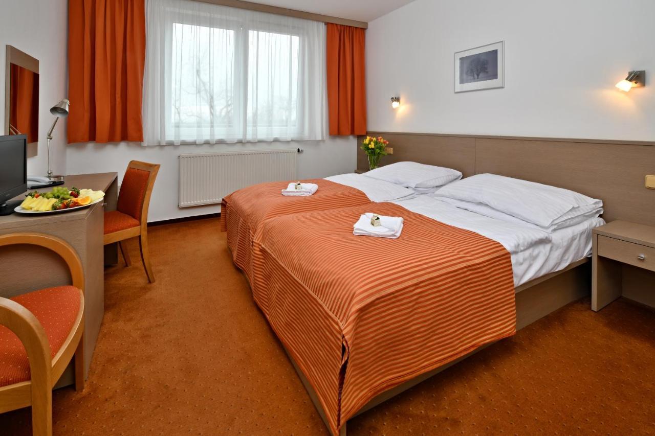 Lh Parkhotel Hluboka Nad Vltavou Congress & Wellness Екстер'єр фото
