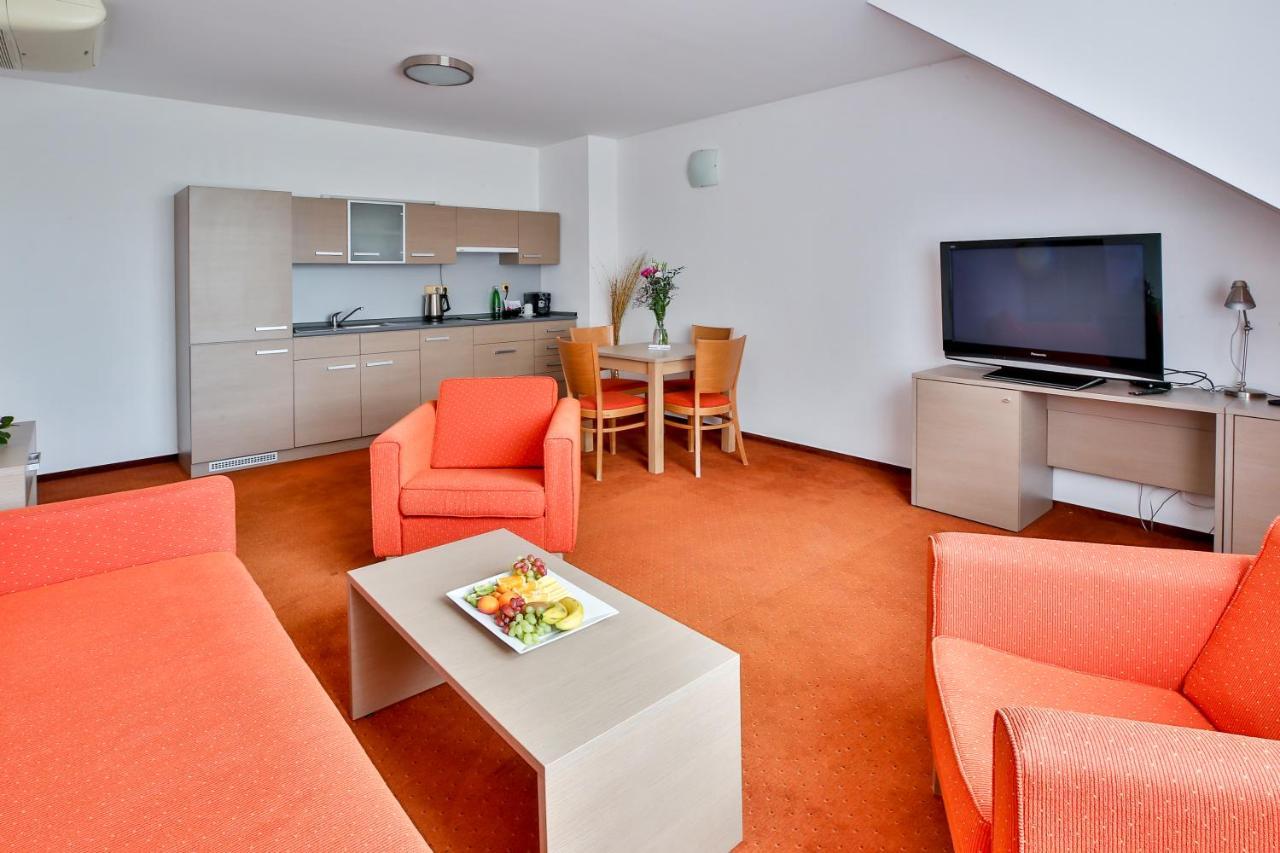 Lh Parkhotel Hluboka Nad Vltavou Congress & Wellness Екстер'єр фото