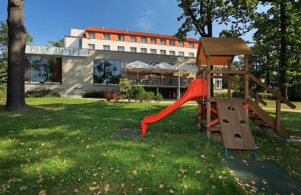 Lh Parkhotel Hluboka Nad Vltavou Congress & Wellness Екстер'єр фото