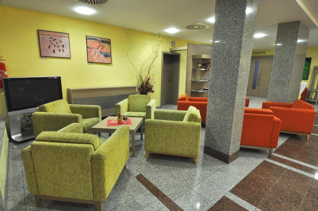 Lh Parkhotel Hluboka Nad Vltavou Congress & Wellness Екстер'єр фото